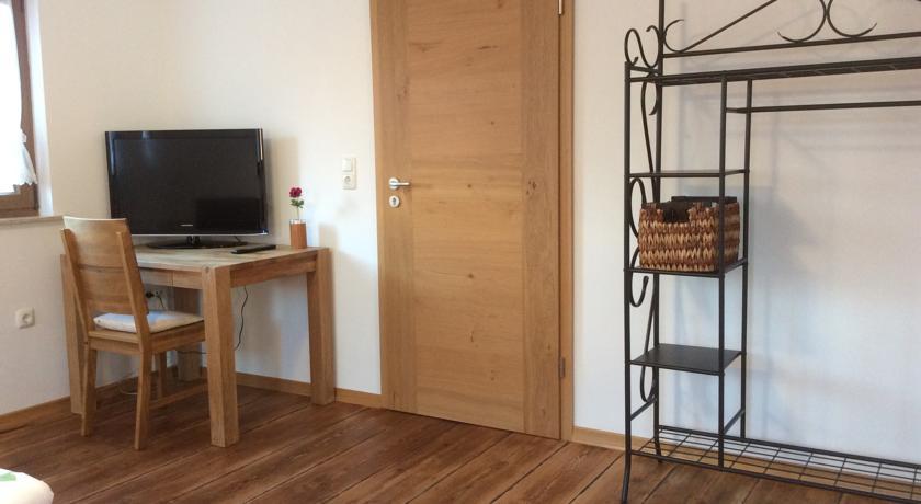 Bed and Breakfast Atelier Reinhart Rauhenebrach Zimmer foto