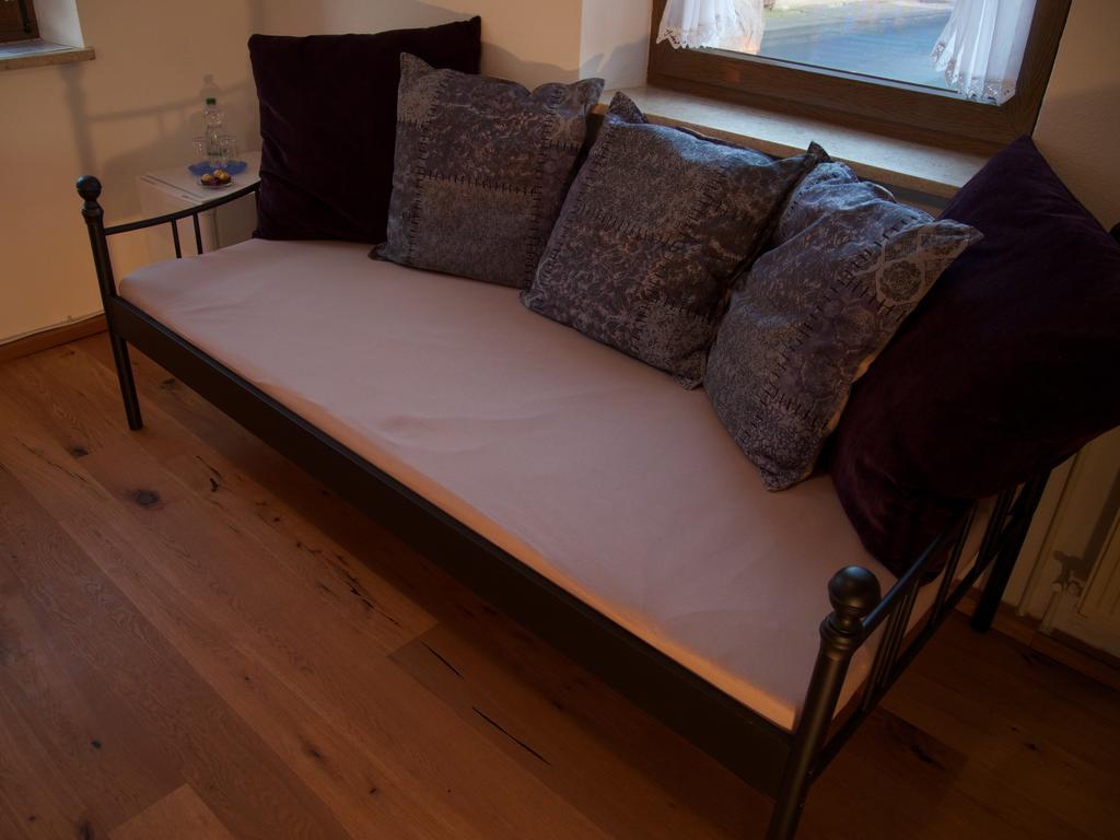 Bed and Breakfast Atelier Reinhart Rauhenebrach Exterior foto